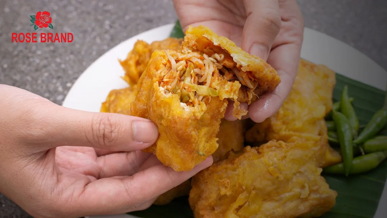 10 Jajanan Takjil Buka Puasa Paling Laris Selama Bulan Ramadhan