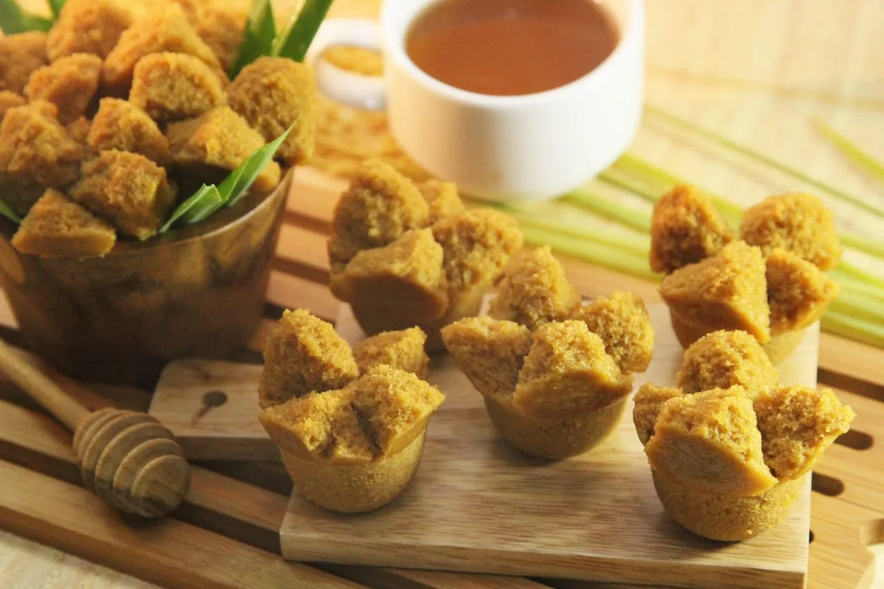 KUE MANGKOK MAHKOTA